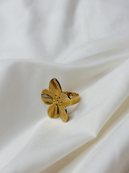 Calm Flower Ring