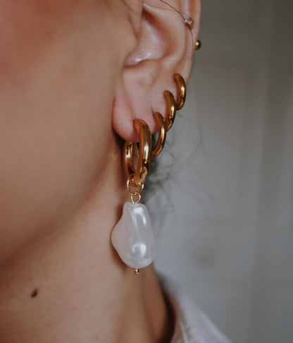 Two Pearls Tango Hoops